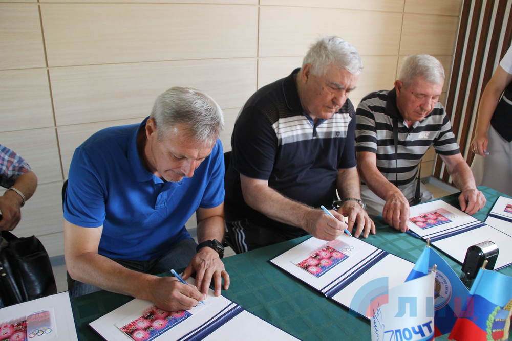 1000wm.jpg 1000wm.jpg